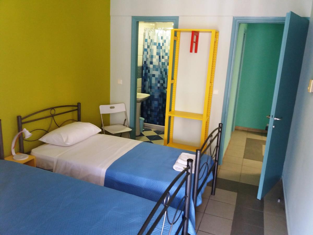 Welcommon Hostel Атина Екстериор снимка